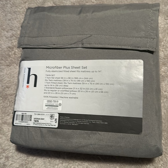 Twin Bed Sheet Set - Picture 2 of 3